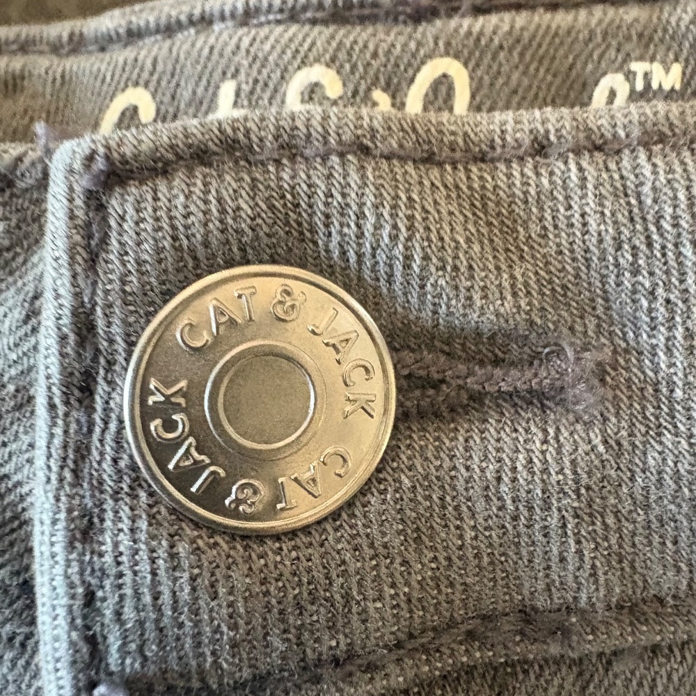 Girls' Cat & Jack Classic Frayed Hem Jean Shorts - Picture 8 of 15